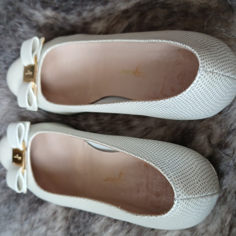 Salvatore Ferragamo Gray and Cream Flats - Picture 10 of 16
